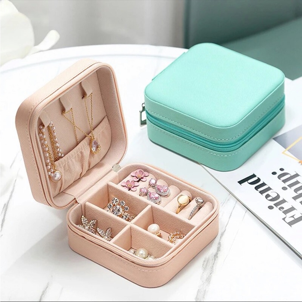 Jewelry box